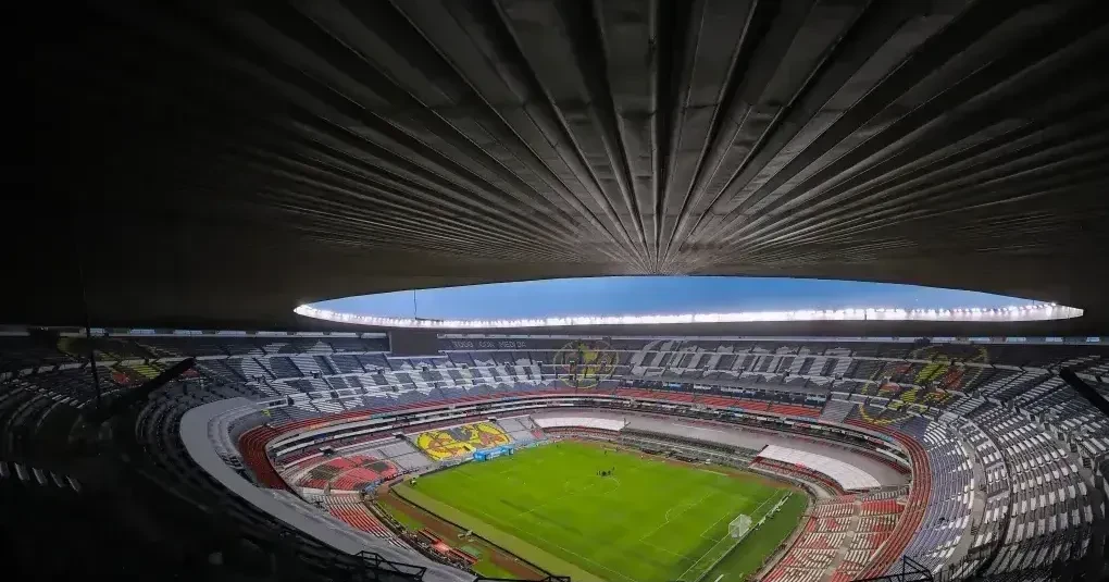 Região do Estádio Azteca afunda e preocupa autoridades a 31 dias da Copa | CNN Brasil