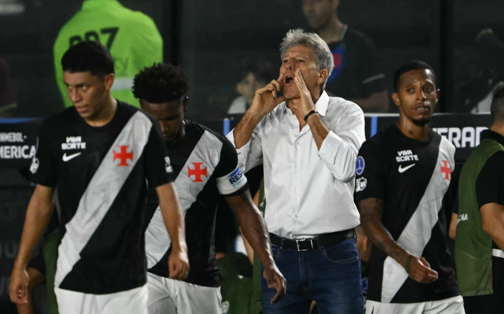 Renato celebra classificação do Vasco e defende trabalho: ‘Torcedor é paixão’