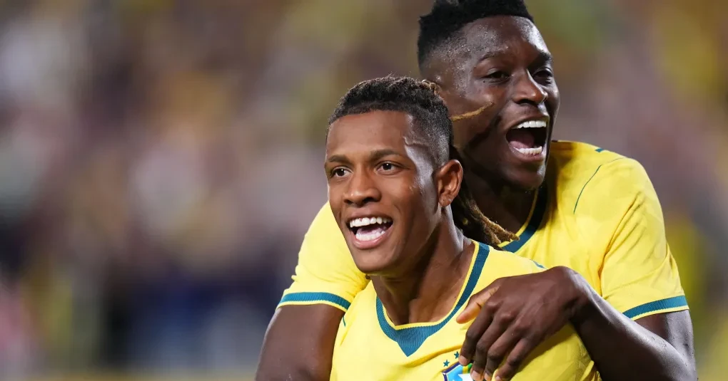 Rivais neste sábado, Flamengo e Palmeiras disputam jogador da Seleção | CNN Brasil