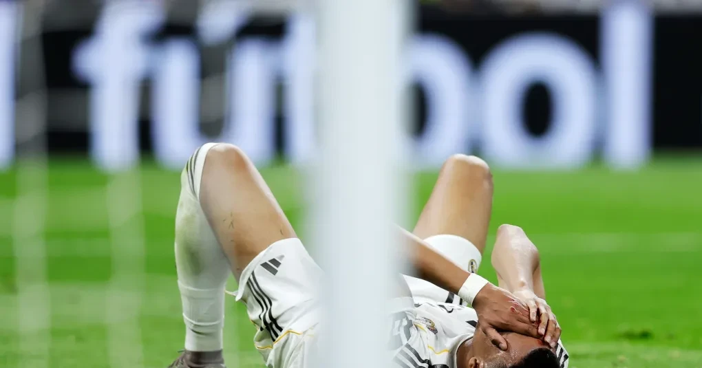 Técnico do Real comenta férias polêmicas de Mbappé: "Não posso intervir" | CNN Brasil