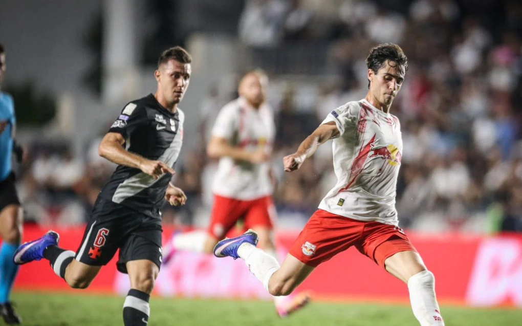 vasco-perde-para-red-bull-bragantino-em-são-januário-e-fica-à-beira-do-z4-no-brasileirão-1