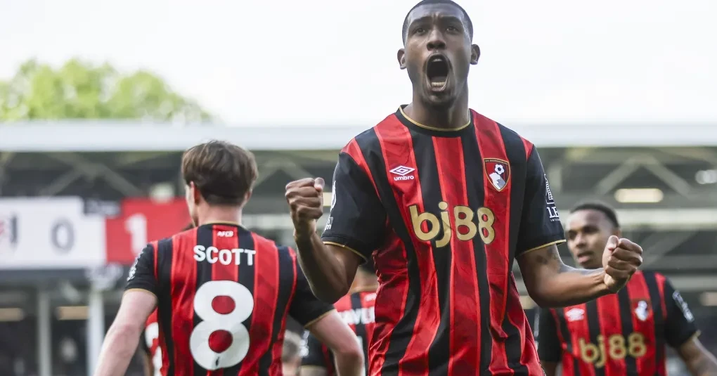 Veja gol de Rayan que garantiu vitória do Bournemouth na Premier League | CNN Brasil
