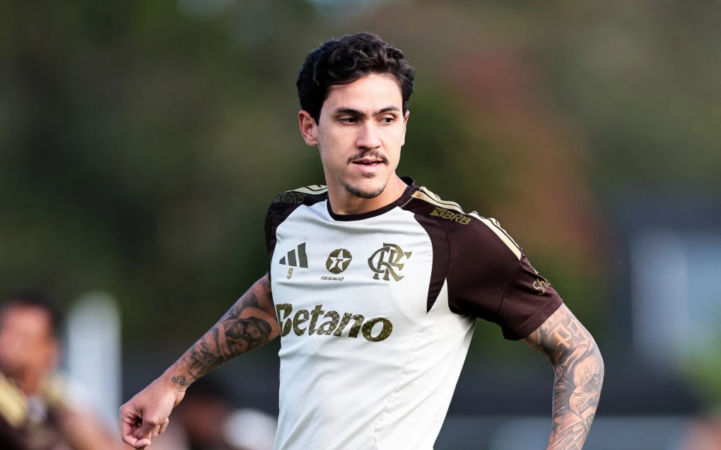 Zico lamenta ausência de Pedro na lista de Ancelotti e o chama de ‘melhor do Brasil’