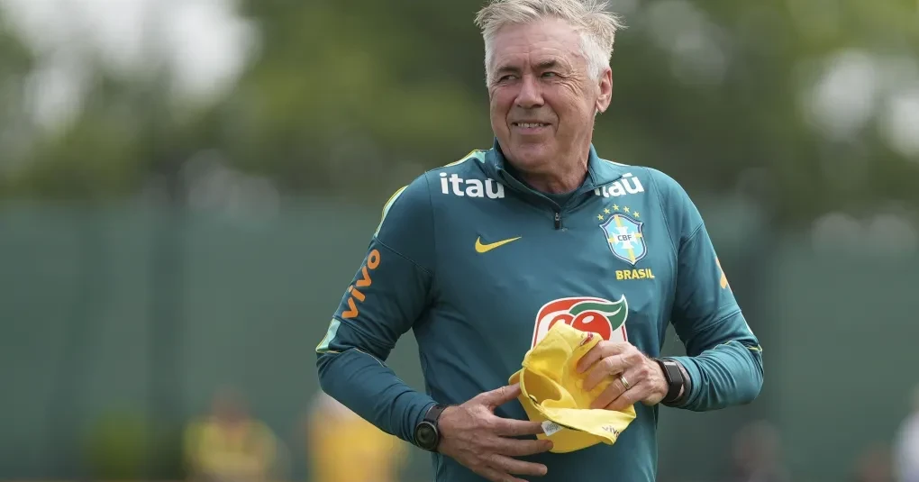 Michel Bastos comentando em estúdio sobre a Seleção Brasileira