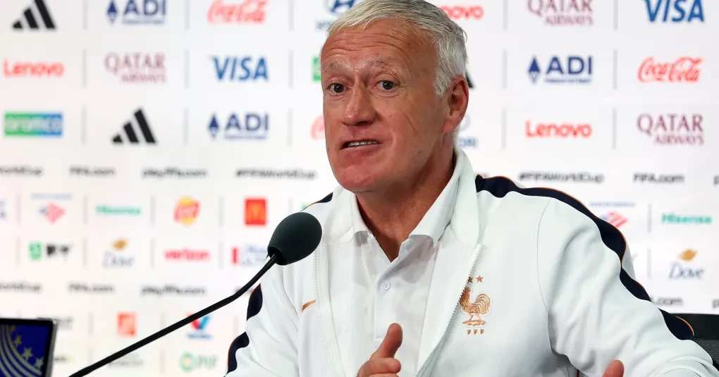 Técnico Didier Deschamps em entrevista coletiva antes de França x Senegal, em East Rutherford