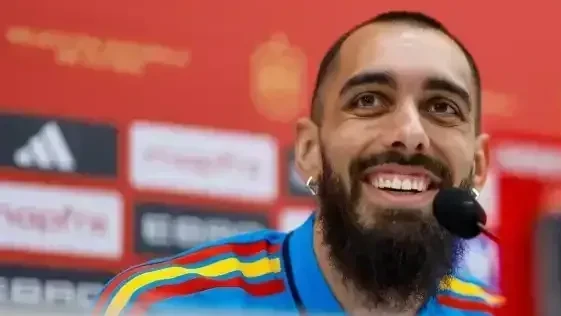 Borja Iglesias barrado por segurança na entrada da concentração em Chattanooga