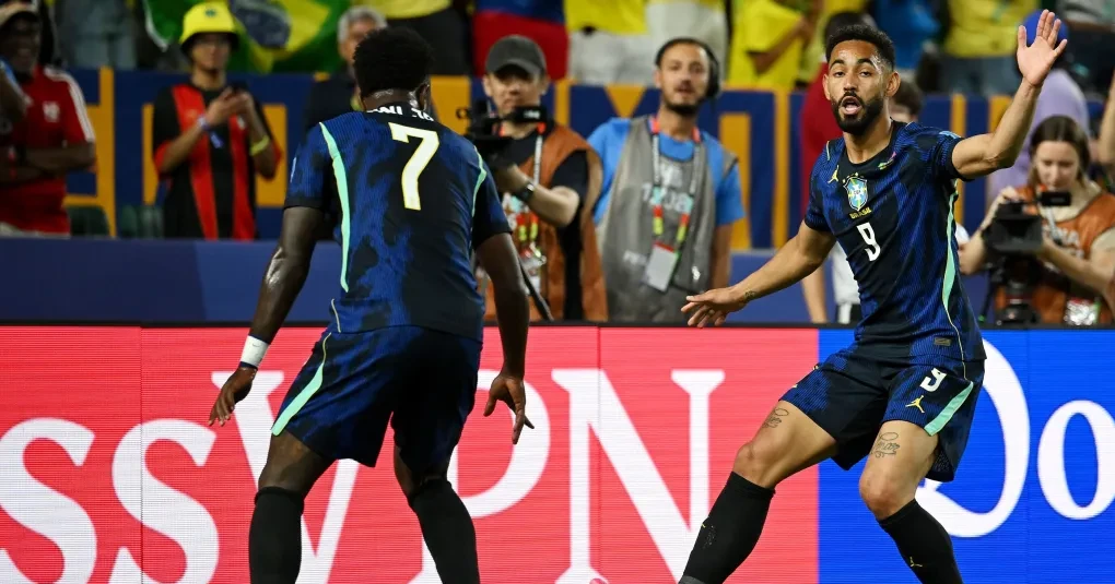 Jogadores da seleção brasileira em aquecimento antes do jogo em Miami