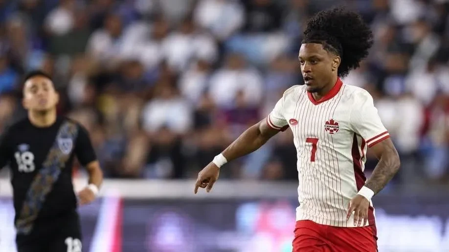 Jogadores do Canadá e o técnico Jesse Marsch durante treino antes da Copa do Mundo