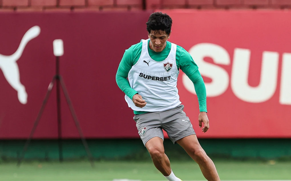 Germán Cano realiza trabalhos físicos durante férias do Fluminense