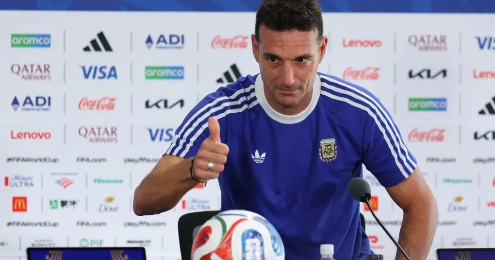 Jogadores da seleção argentina em aquecimento antes da partida em Kansas City