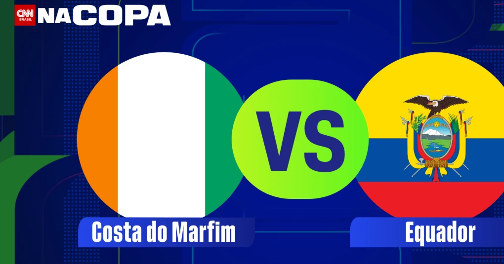 Torcedores com bandeiras da Costa do Marfim e do Equador em estádio antes do jogo