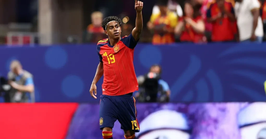 Jogadores da Espanha comemoram gol durante partida contra a Arábia Saudita na Copa do Mundo