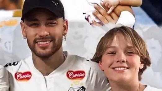 Davi Lucca caminhando com a mãe Carol Dantas em Nova York enquanto é abordado por um influenciador