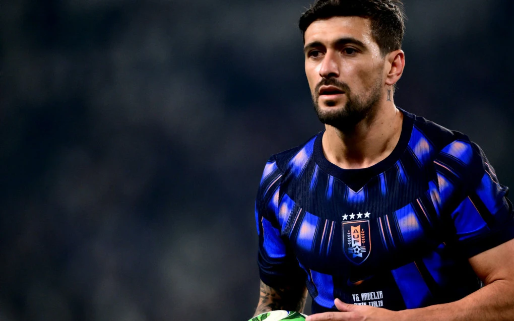 Giorgian Arrascaeta com a camisa do Uruguai durante amistoso contra a Argélia em 31 de março