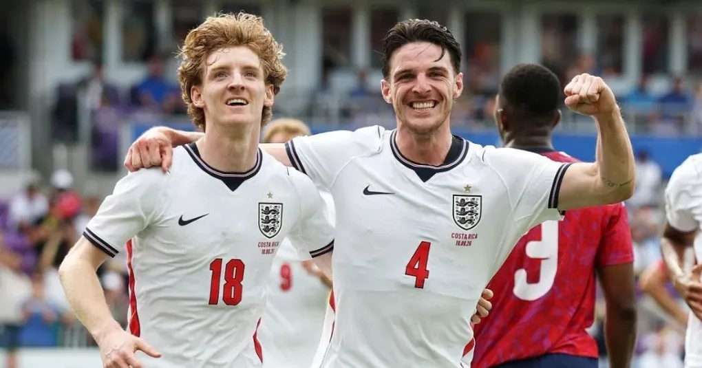 Jogadores da Inglaterra comemorando gol contra a Costa Rica em Orlando