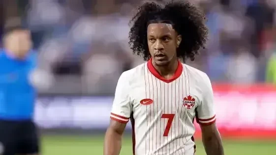 Jayden Nelson comemorando com a camisa do Austin FC após marcar gol