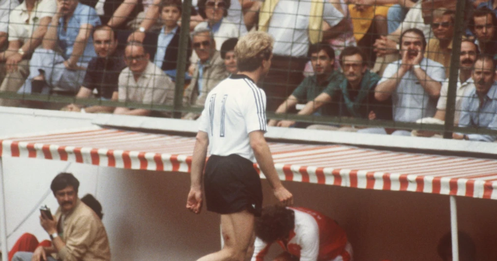 Jogadores da seleção argelina em ação durante a Copa do Mundo de 1982
