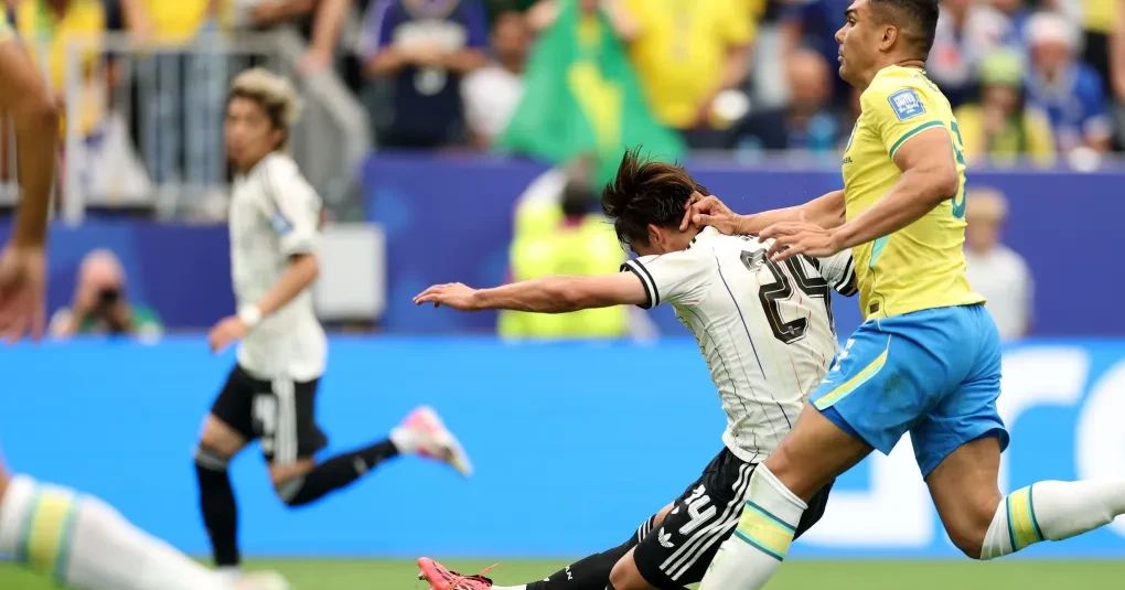 Kaishu Sano comemorando o gol pelo Japão contra o Brasil na Copa do Mundo