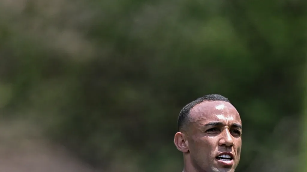 Marçal relata briga com atacante na preparação do Botafogo para o Mundial