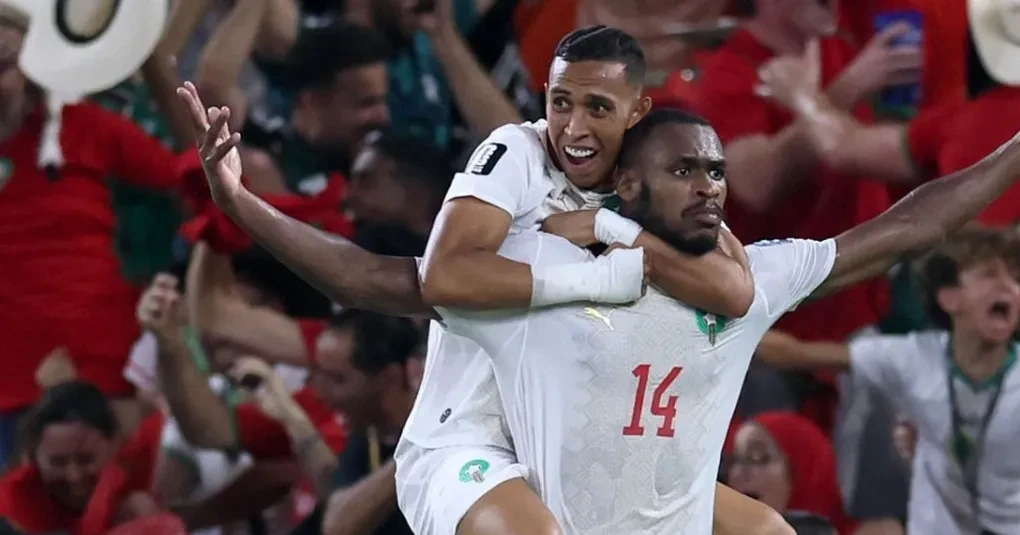 Mohamed Ouahbi dando entrevista após classificação do Marrocos nos pênaltis