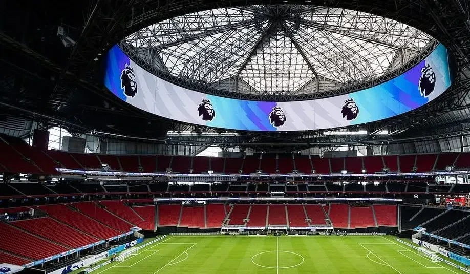 Jogadores de Marrocos e Haiti no aquecimento antes da partida no Mercedes‑Benz Stadium