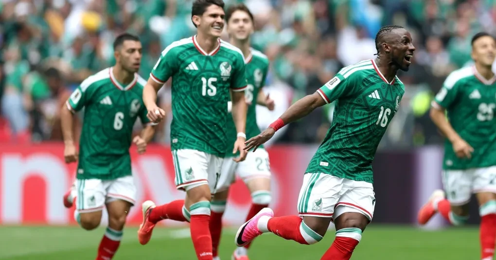 Torcida e ambiente no Estádio Azteca durante a abertura da Copa do Mundo de 2026