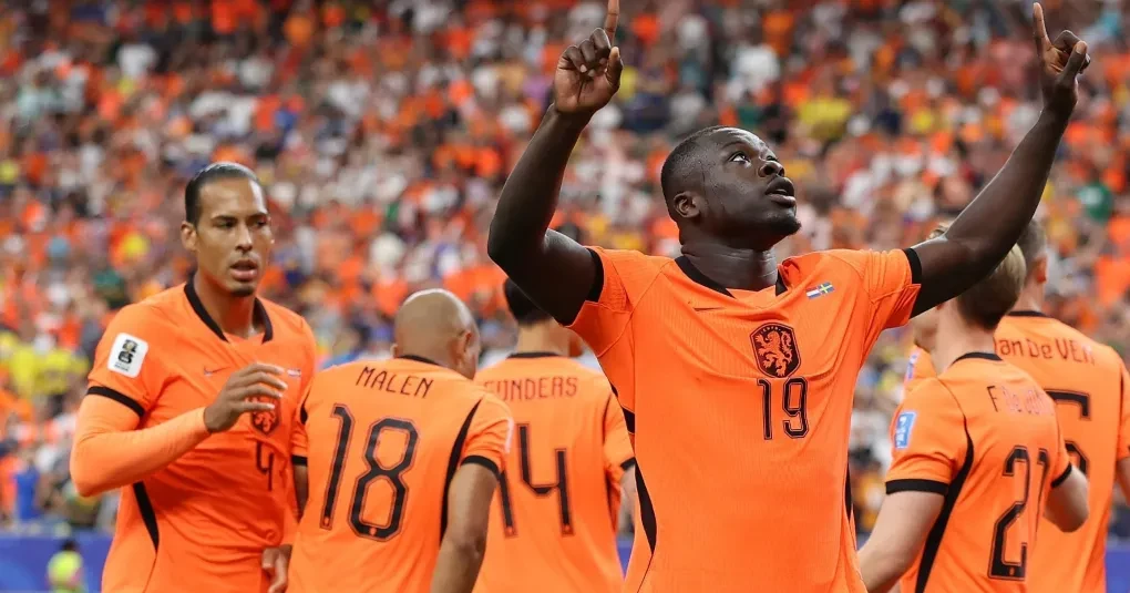 Jogadores da seleção da Holanda comemoram gol no NRG Stadium, Houston