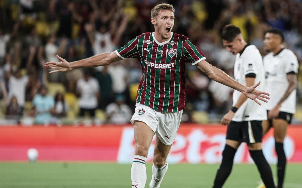 Presidente do Fluminense dá voto de confiança a Rodrigo Castillo após entrada curta