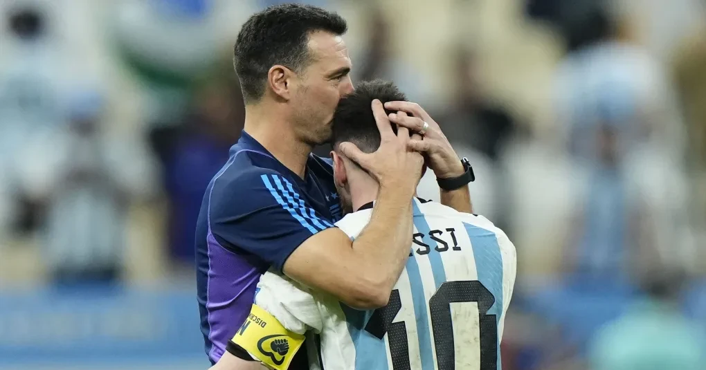 Scaloni elogia compromisso de Messi às vésperas de 6ª Copa: "É um exemplo" | CNN Brasil