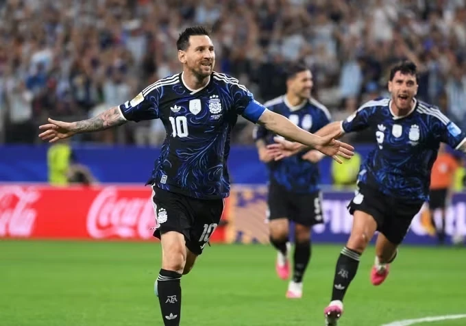 Lionel Messi comemorando gol com a camisa da Argentina em Miami