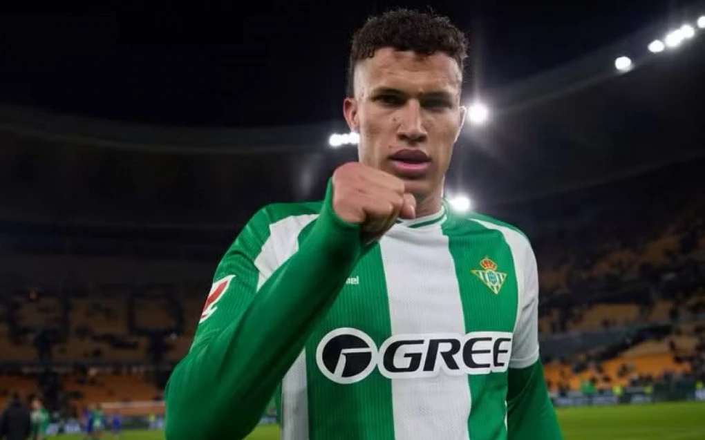 Vasco avança em negociação por Nelson Deossa, meio-campista do Real Betis