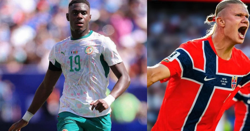 Moussa Niakhaté em coletiva com a camisa da seleção do Senegal