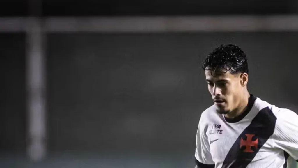 Zagueiro do Vasco recebe proposta de clube dos EUA; diretoria analisa oferta