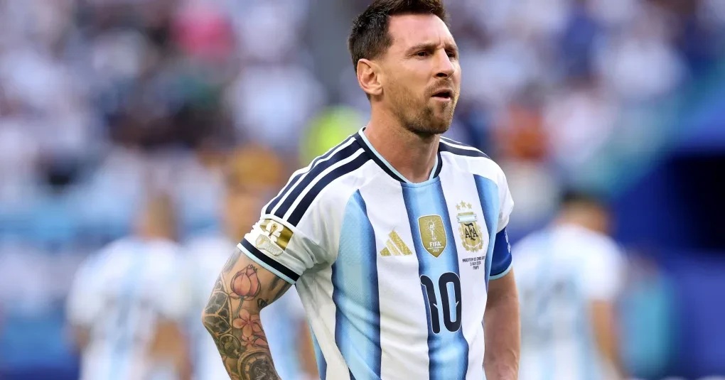 Torcida e jogadores argentinos comemorando durante partida da Copa do Mundo