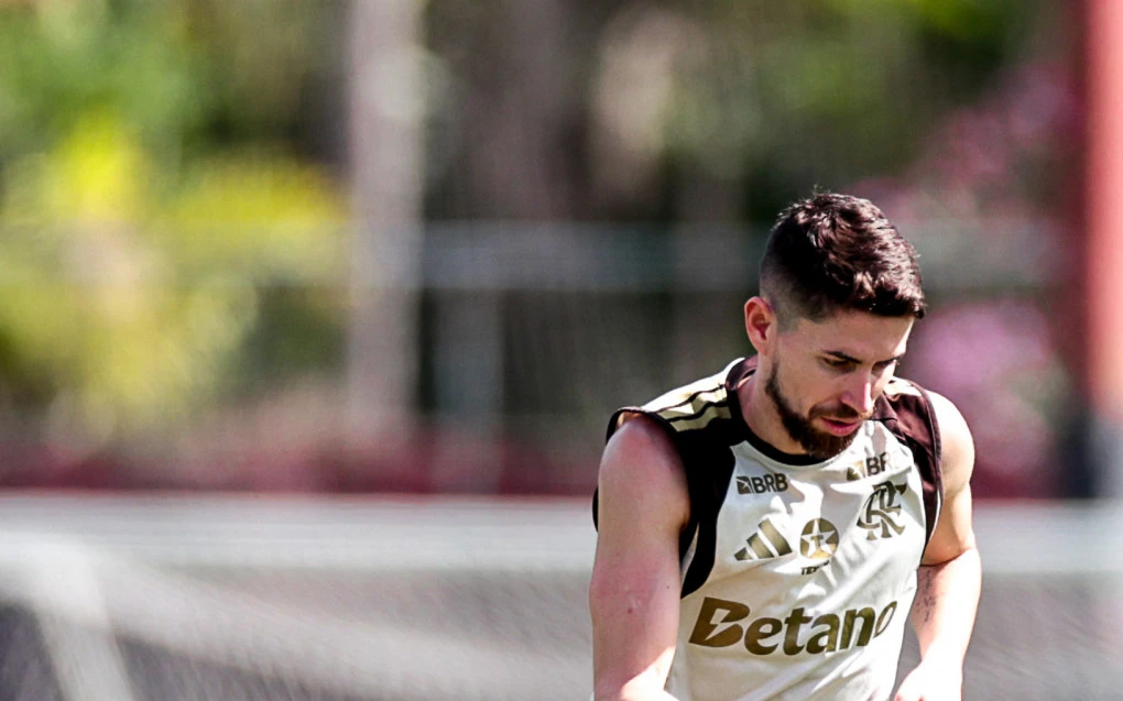 Jorginho, do Flamengo, admite tristeza por ausência na Copa: ‘Machuca’