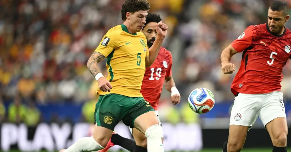 Jogadores do Egito comemoram classificação após disputa de pênaltis em Dallas