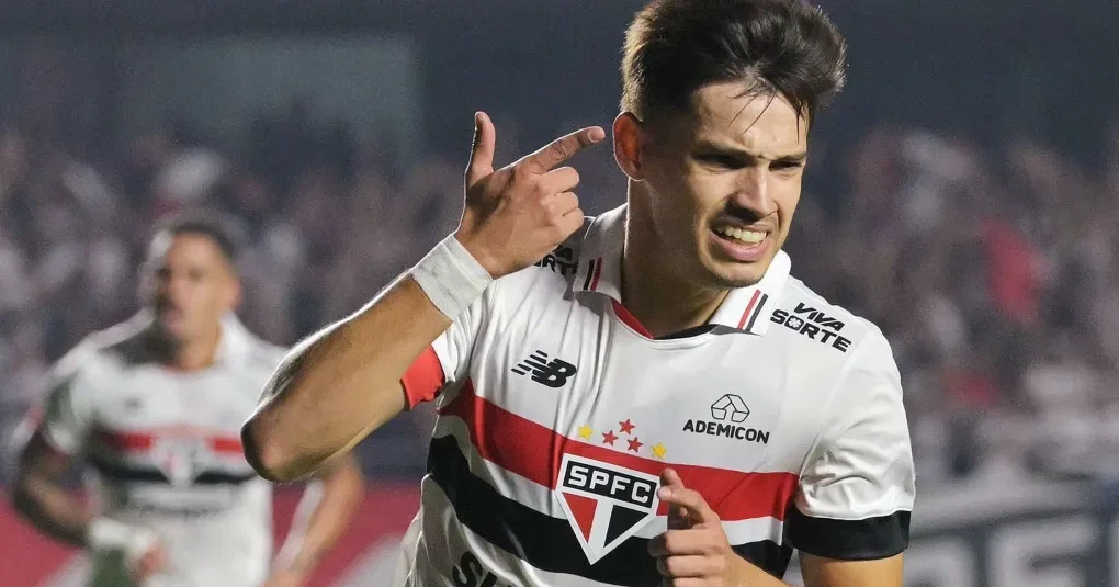 Damián Bobadilla com a camisa do Paraguai antes da partida na Filadélfia