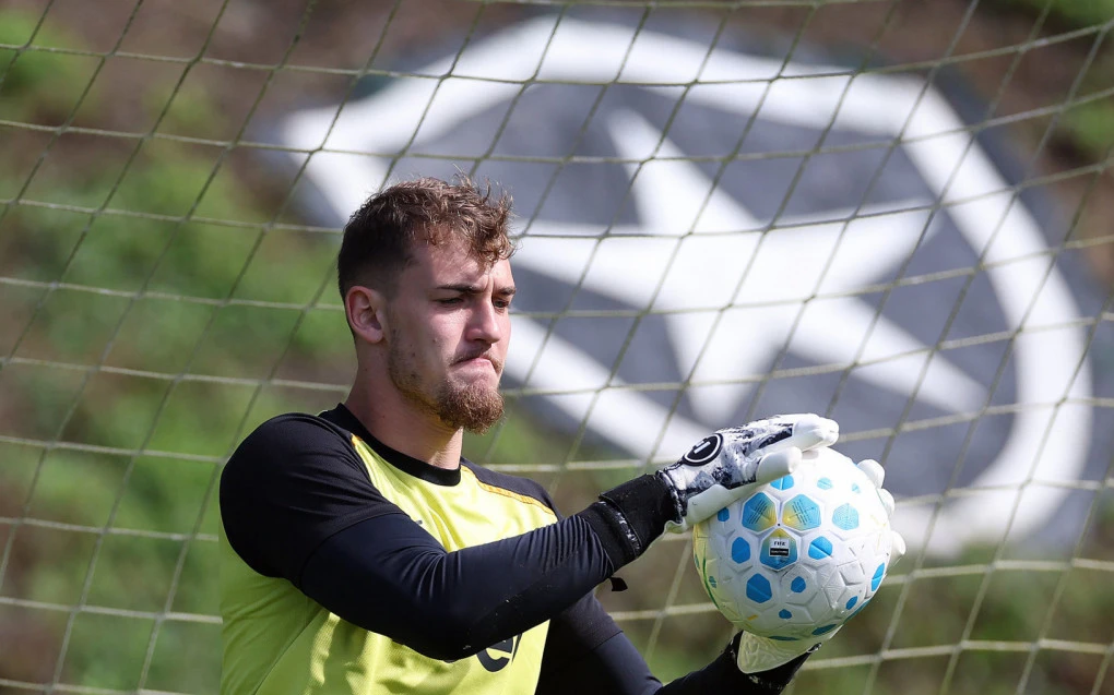 Botafogo encaminha empréstimo do goleiro Léo Linck para clube de Portugal