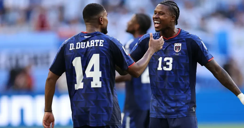 Jogadores de Cabo Verde comemorando em campo durante a Copa do Mundo 2026