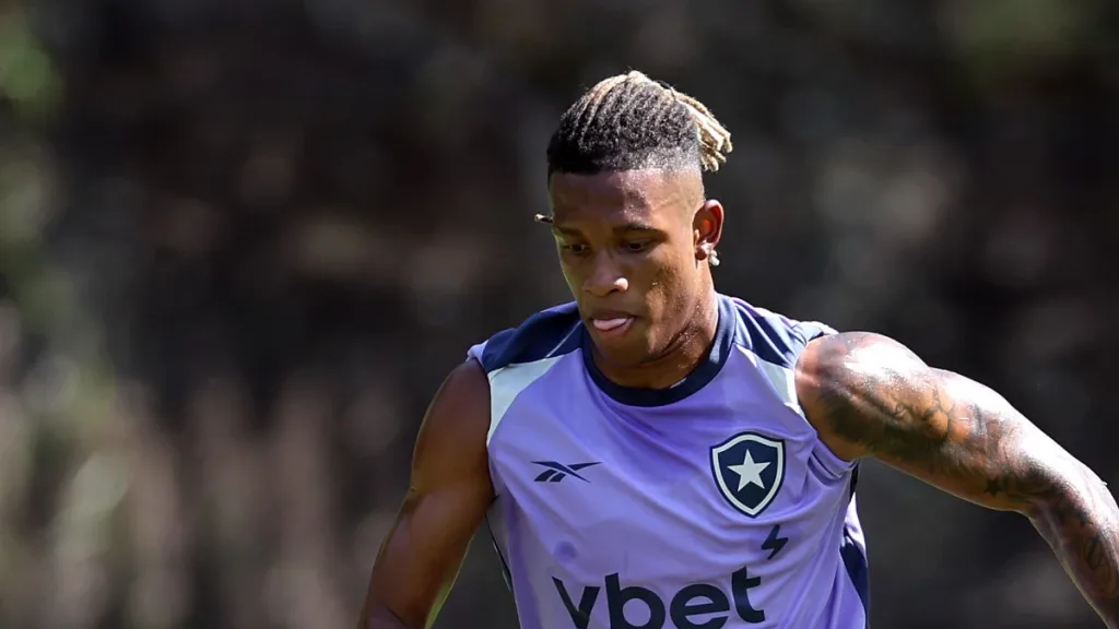 Danilo retorna ao Botafogo com valorização de mercado abaixo do esperado