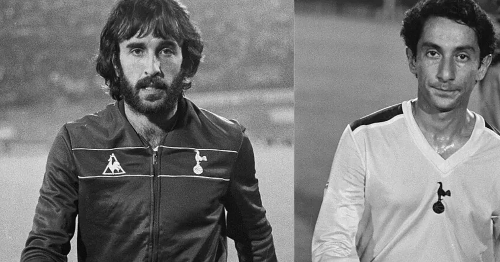 Foto histórica de Osvaldo Ardiles e Ricardo Villa com a seleção argentina