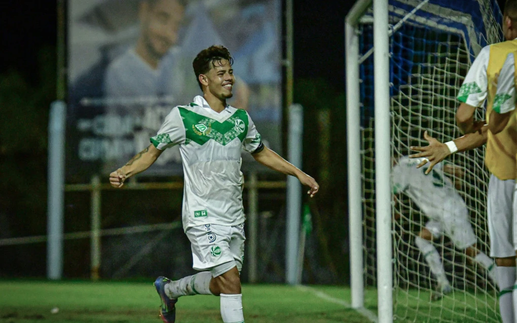 Ray Breno, emprestado pelo Vasco, aposta em evolução no Juventude