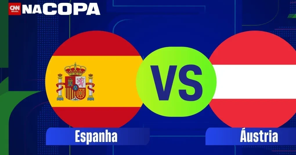 Jogadores de Espanha e Áustria alinhados no gramado antes do pontapé inicial