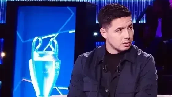 Samir Nasri em estúdio de TV na França