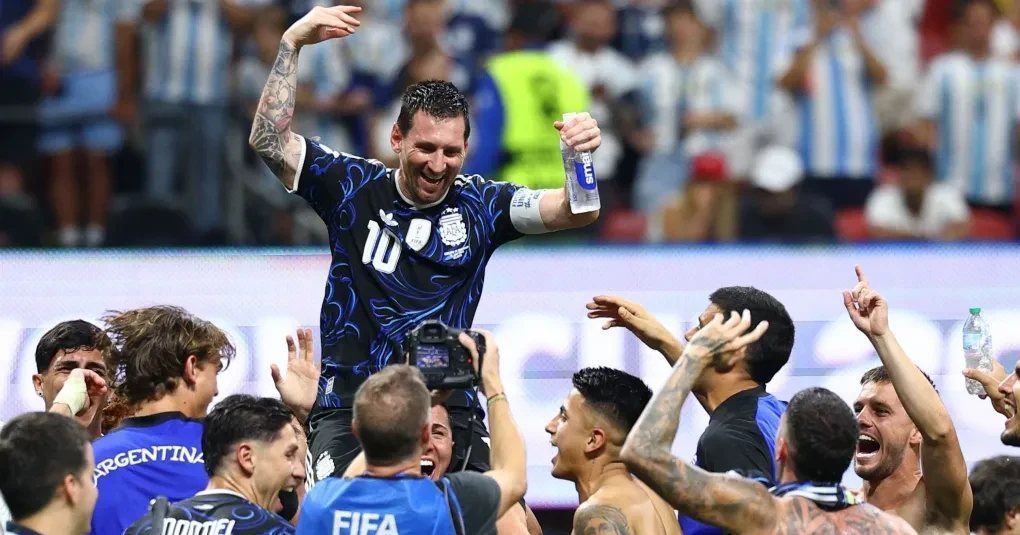 Comunicado oficial da Associação do Futebol Argentino anunciando suspensão de jogos