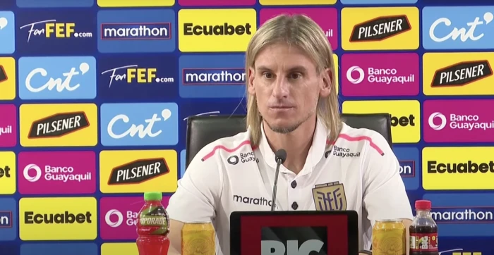 Sebastián Beccacece em coletiva após eliminação do Equador na Copa do Mundo