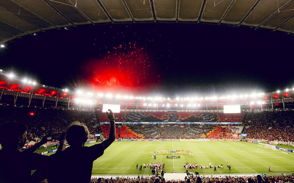 Torcida do Flamengo nas arquibancadas do Maracanã durante o jogo