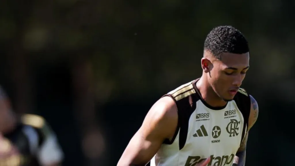 Flamengo rejeita oferta de R$ 58 milhões do City Group por zagueiro João Victor
