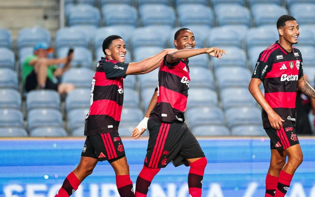 Flamengo vence Lausanne-Sport em amistoso; Lorran marca no segundo tempo
