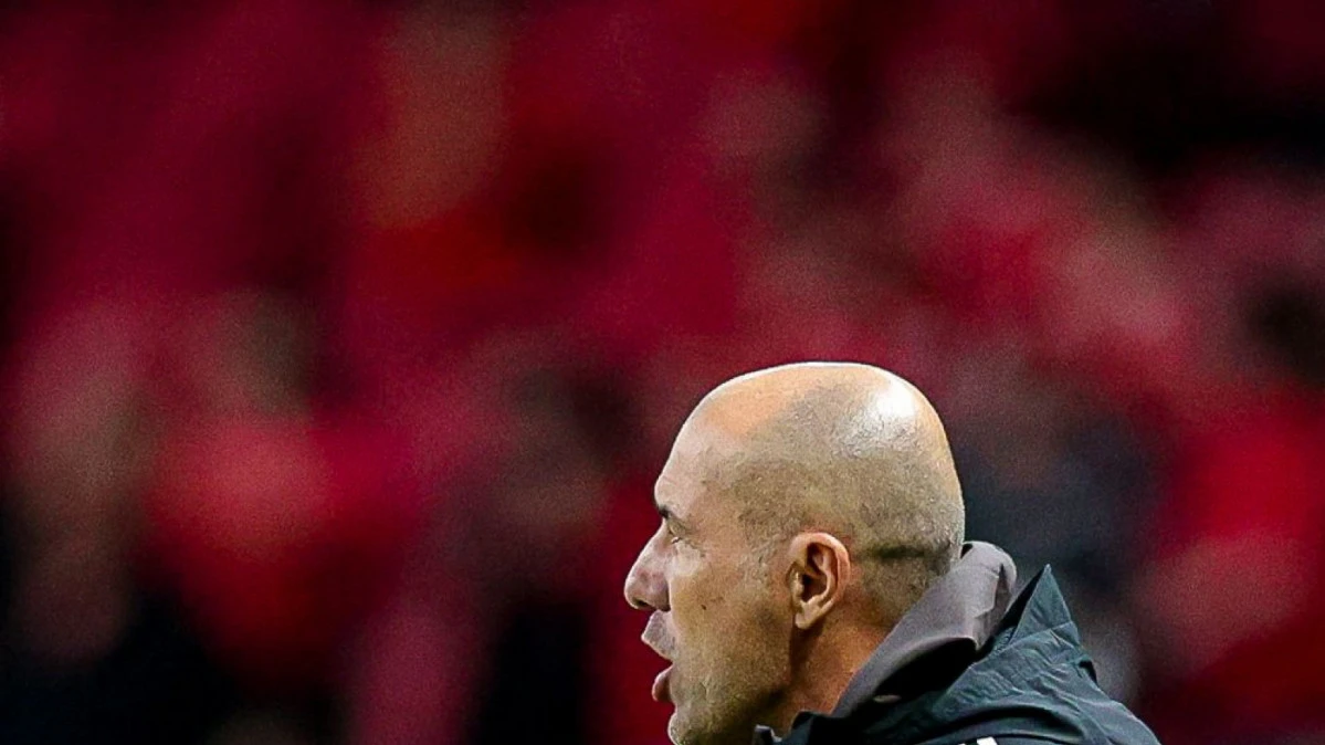 Leonardo Jardim durante treinamento do Flamengo no CT
